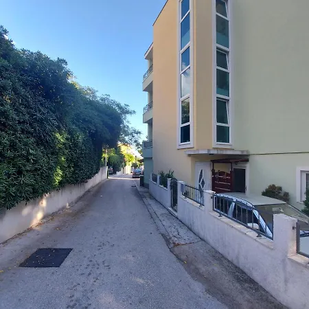 The Location In Makarska,free P, Option Bikes * Makarska