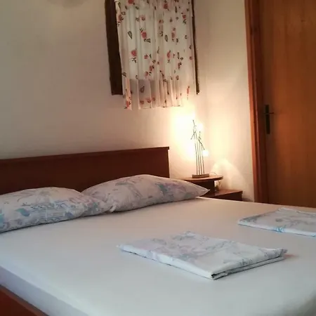 The Location In Makarska,free P, Option Bikes Guest house *