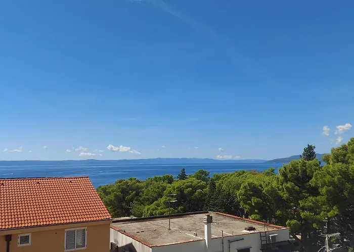 Pensionat The Location In Makarska,free P, Option Bikes 3*