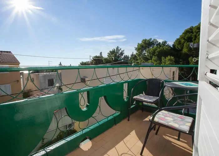 Pensionat The Location In Makarska,free P, Option Bikes