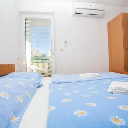 The Location In Makarska,free P, Option Bikes Pensión