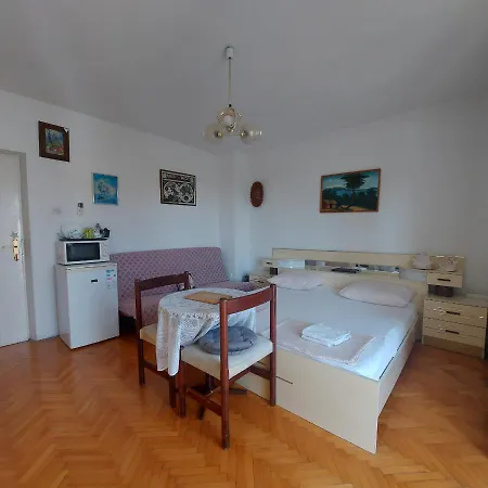 Affittacamere The Best Location In Makarska,Free P,Apt Mile,Bikes 3*