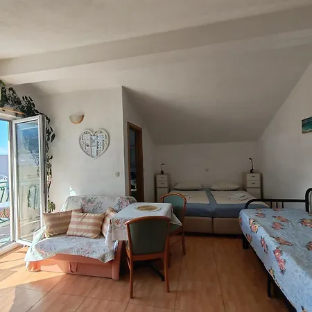 The Location In Makarska,free P,apt Mile,bikes 3*