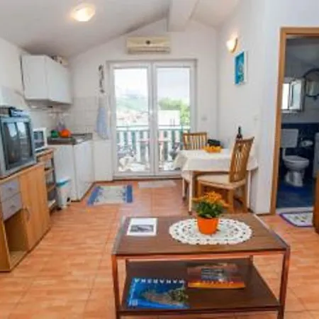 The Location In Makarska,free P,apt Mile,bikes Guest house