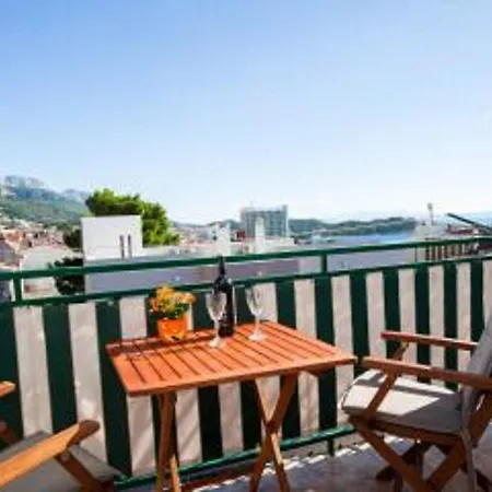 The Location In Makarska,free P, Option Bikes Guest house