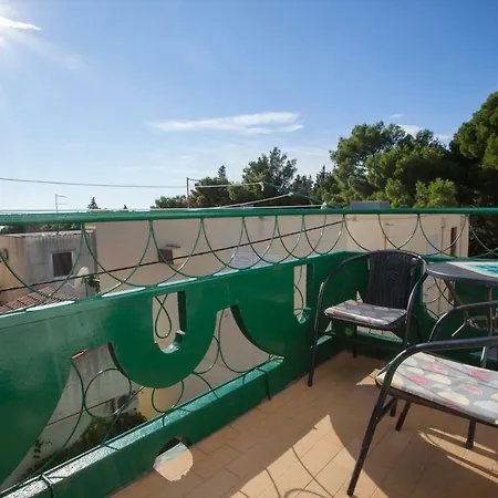 Penzion The Location In Makarska,free P,apt Mile,bikes