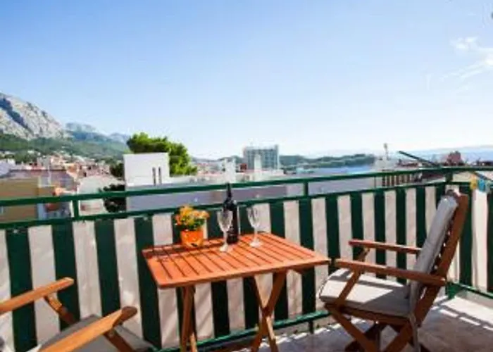 The Location In Makarska,free P, Option Bikes Гостевой дом